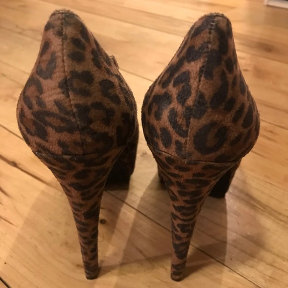 Pumps - Picture 2 of 3